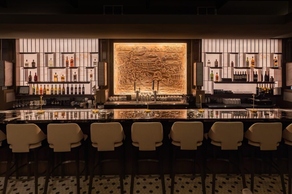 Chi Restaurant & Bar